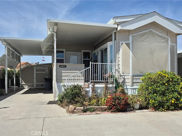 1382 Western Dr — Photo 2