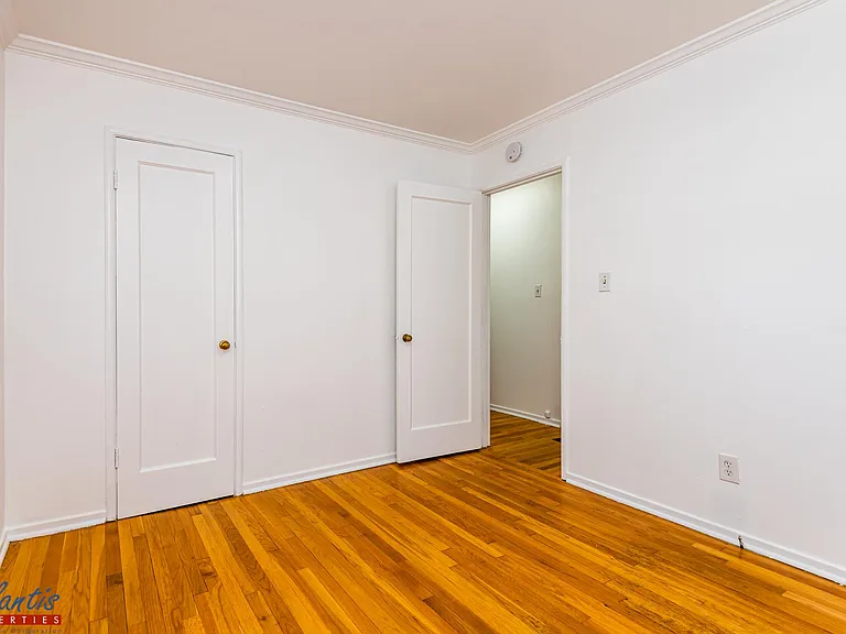 42 Park Ave — Photo 6