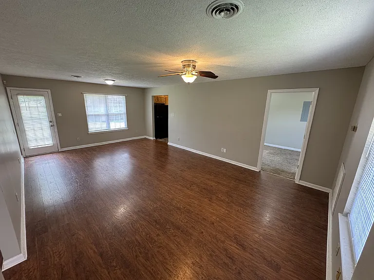 415 Eddy St — Photo 5
