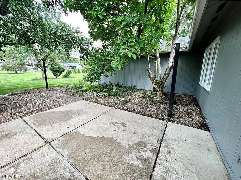 22410 Rock Creek Cir — Photo 30