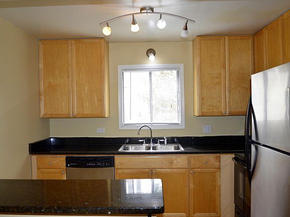 4th image of 433 E Osage Ln APT 2A