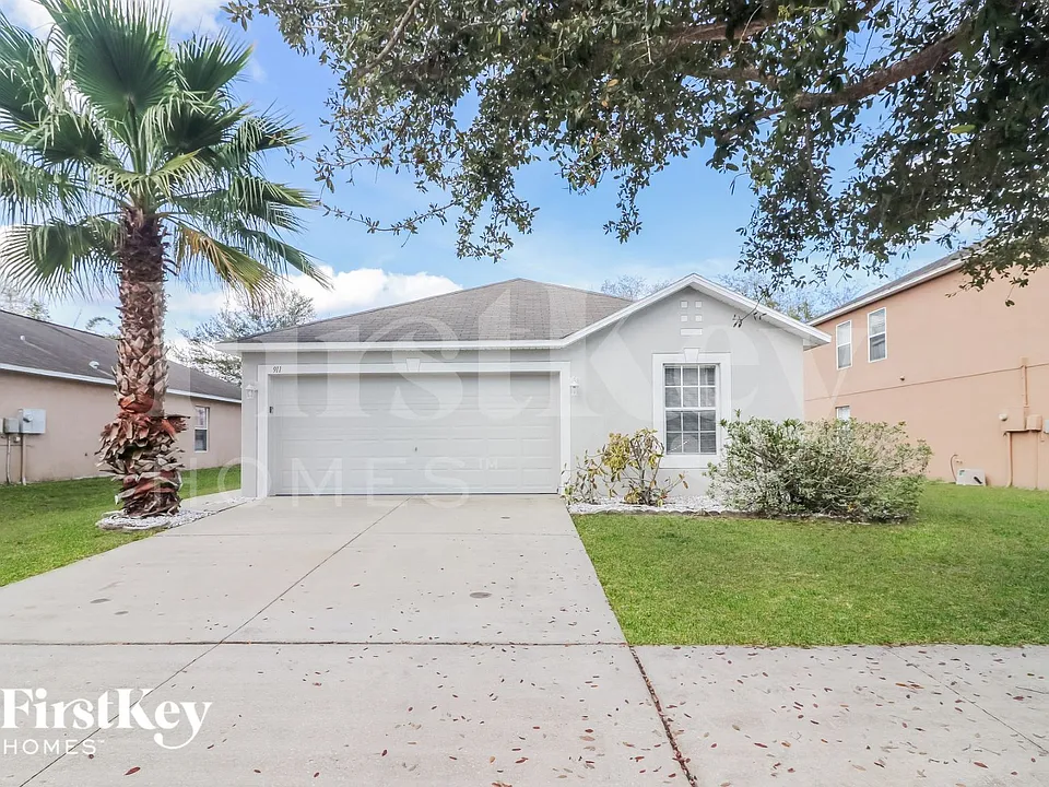 911 Brenton Leaf Dr