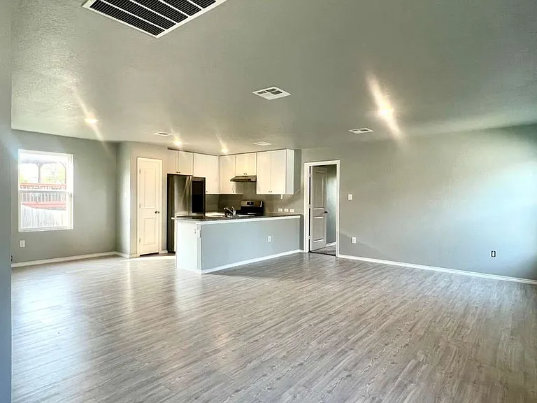 10239 Robbins Crk — Photo 3