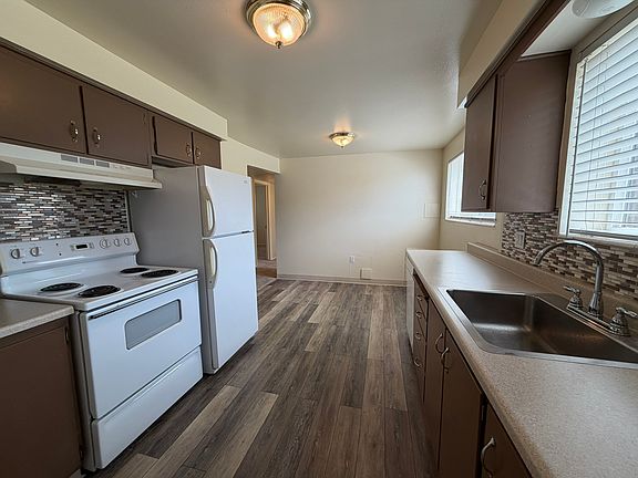 4th image of 473 N Main St APT 2