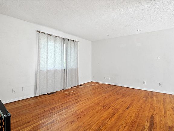 5th image of 1716 Marsha Ln