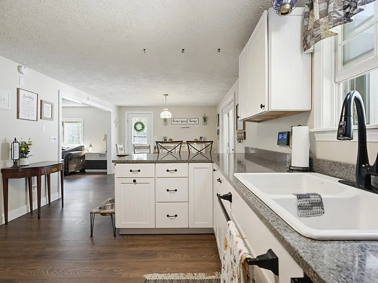 21 Dogwood Dr — Photo 3