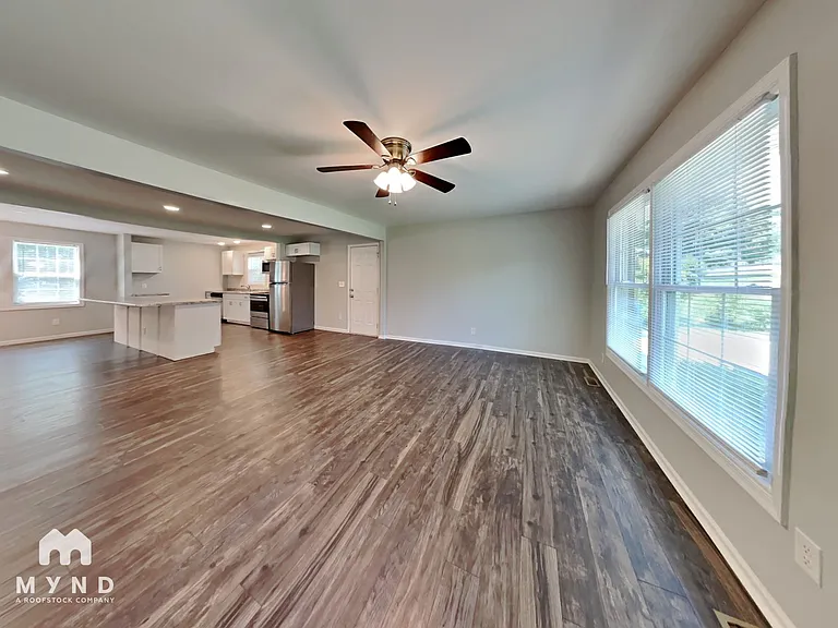 2901 Newark Dr — Photo 8