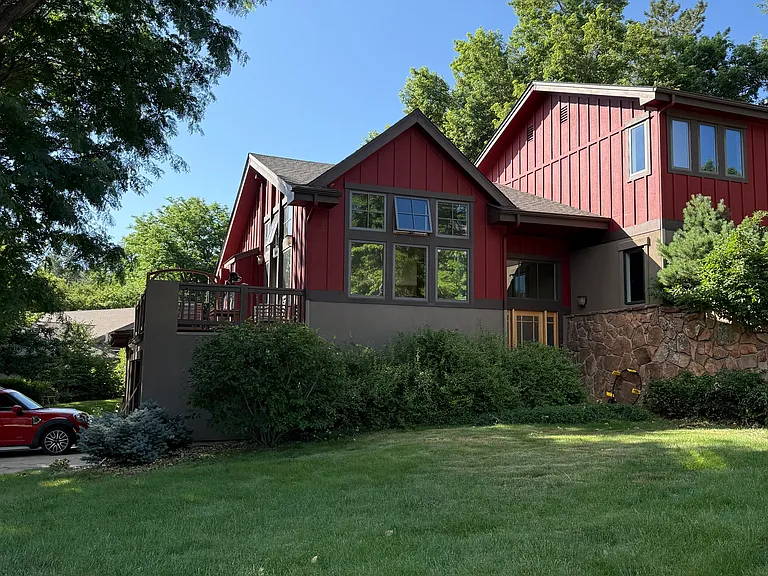 2557 Briarwood Dr — Photo 4