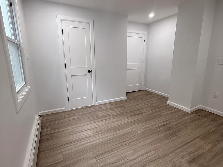 118 Maple St #HOUSE — Photo 8