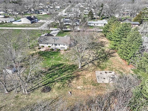 5th image of 3198 Kathy Ct