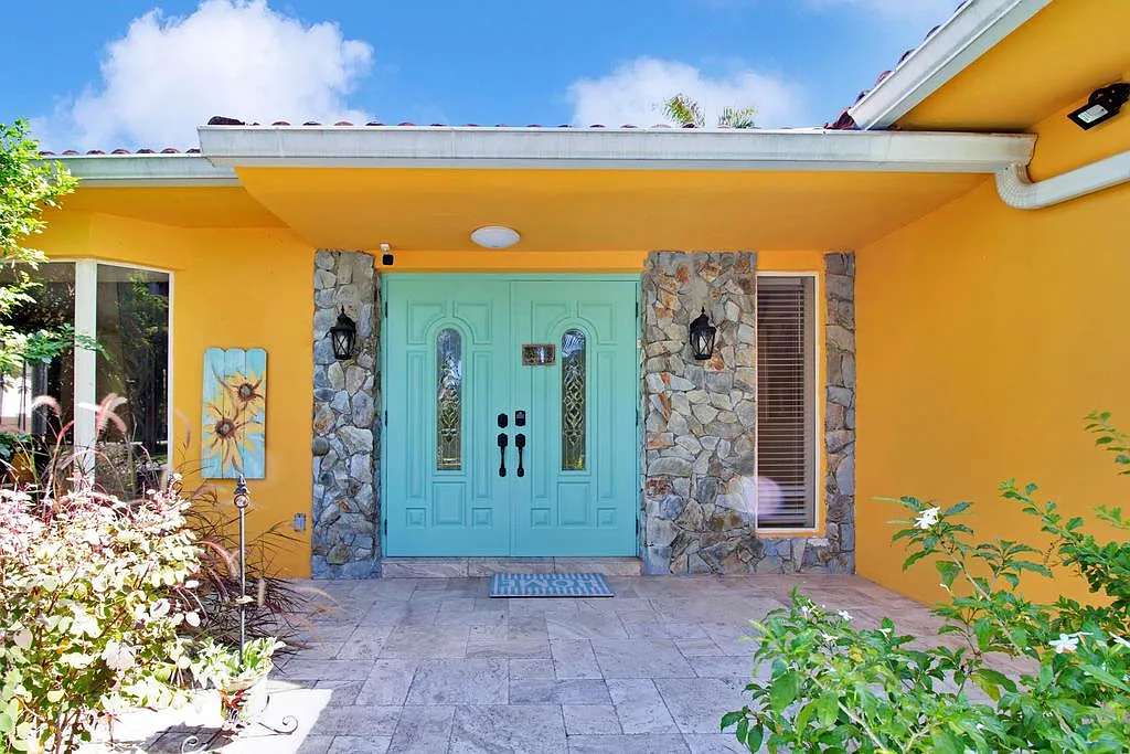 3 bed, $9,905 — Photo 4