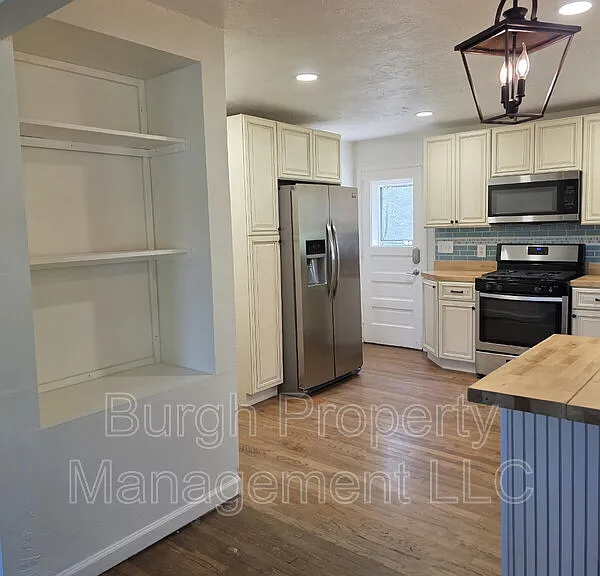 300 Maxwell Dr — Photo 6