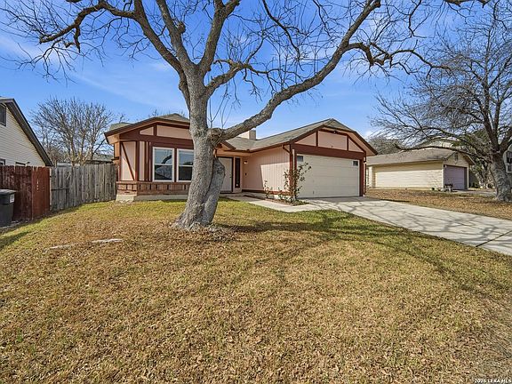 3rd image of 271 Saddlebrook Dr