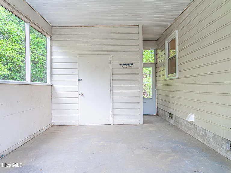 1290 W Wisconsin Ave — Photo 19