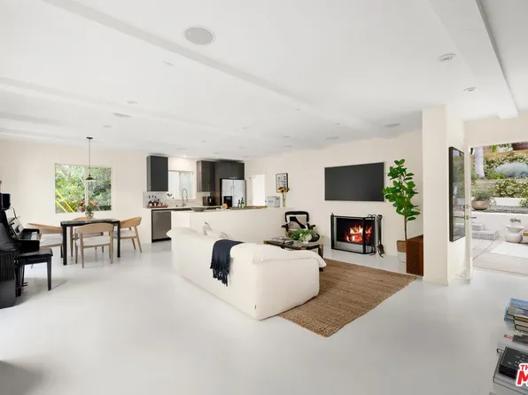 8215 Kirkwood Dr, Los Angeles, CA 90046