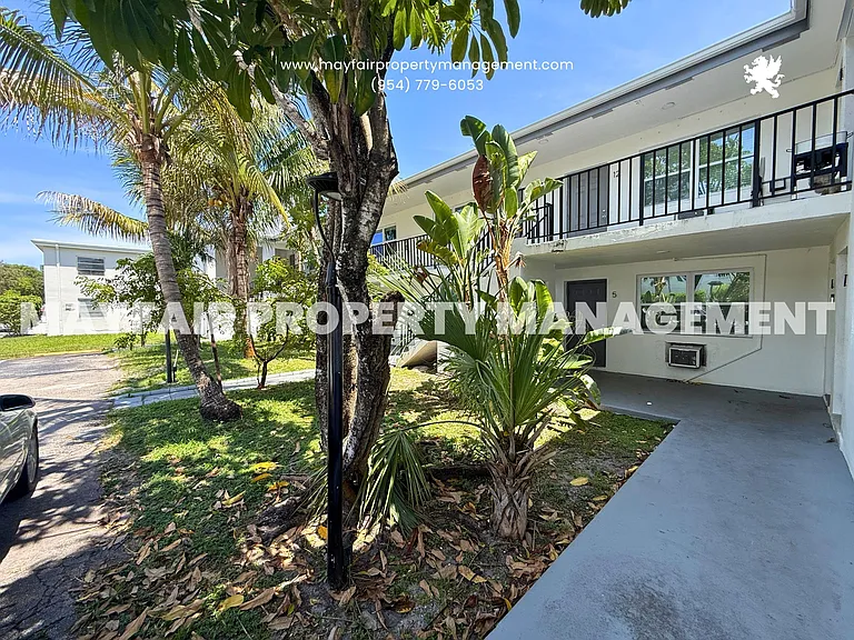 240 SW 8th St #10 — Photo 18