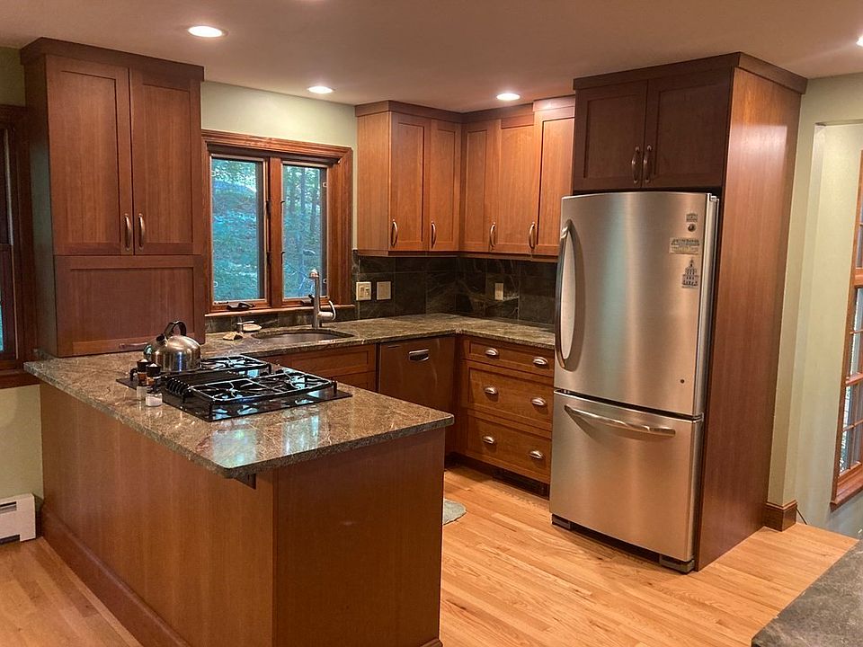 1st image of 5 Ledgewood Dr
