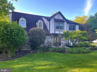 6 Locust Way, Lafayette Hill, PA 19444