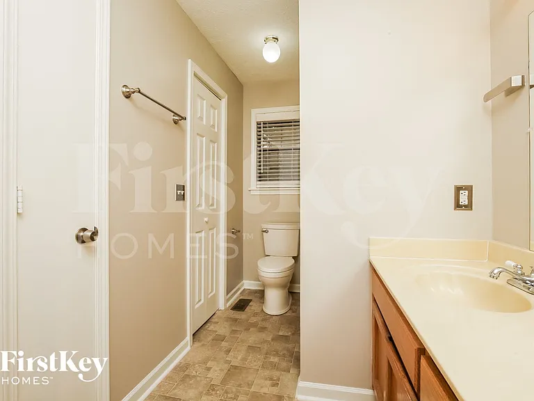 1011 Wildwood St — Photo 9