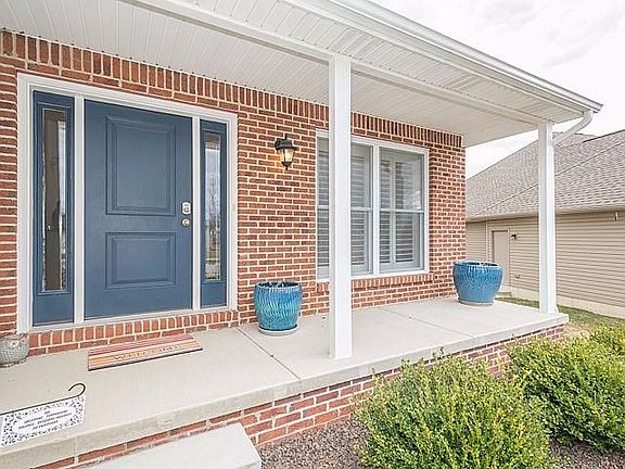 2nd image of 3905 Arcadia Dr