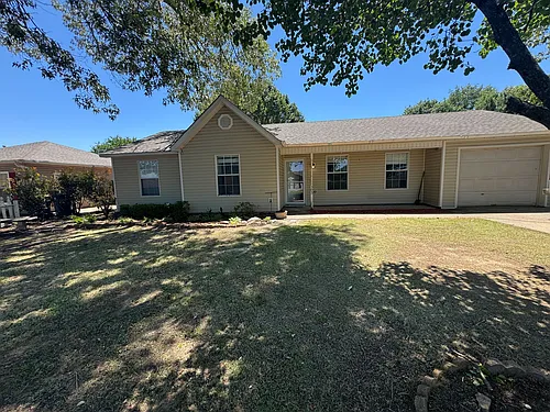 303 Ray St Photo 1