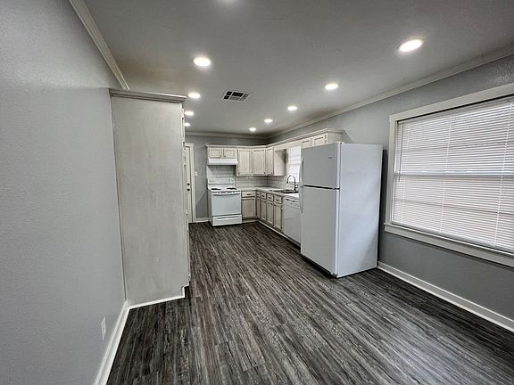5th image of 1800 11th St