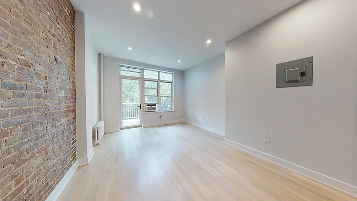 Rented by Bond New York | media 9