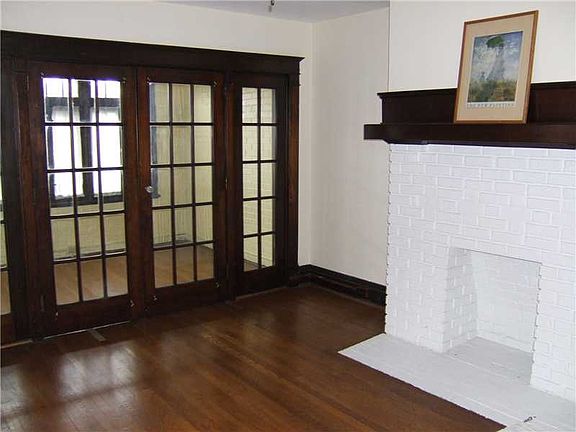3rd image of 5512 Center Ave #3
