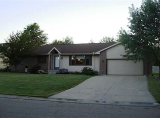 3325 SE Meadowview Dr, Topeka, KS 66605