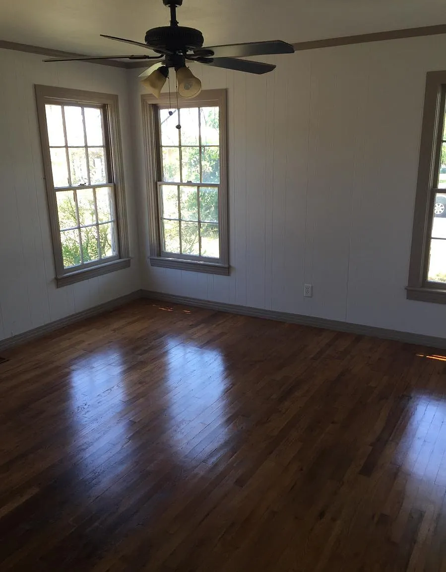 3 bed, 1.5 bath, 1591 sqft, $1,455 — Photo 2