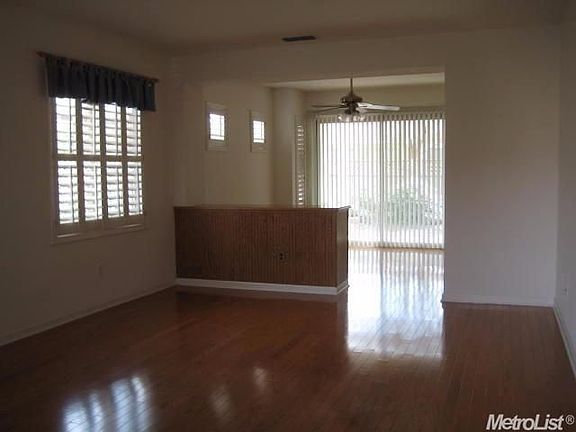 4th image of 935 Gold Nugget Cir