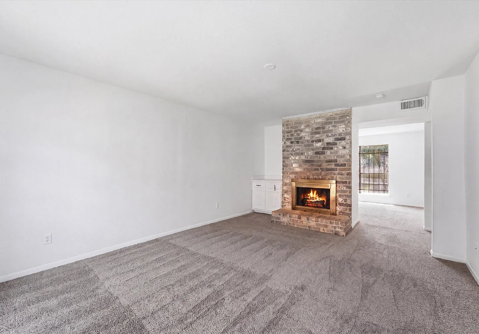 2 bed, 1.0 bath, $1,350 — Photo 4