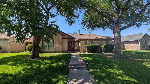 415 Liberty Pl Photo 1