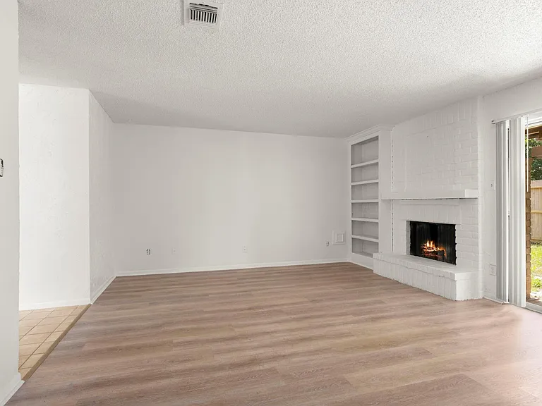 7415 Creekfield Dr — Photo 15