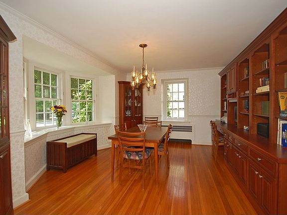 Dining Room and Built-In Cabinets