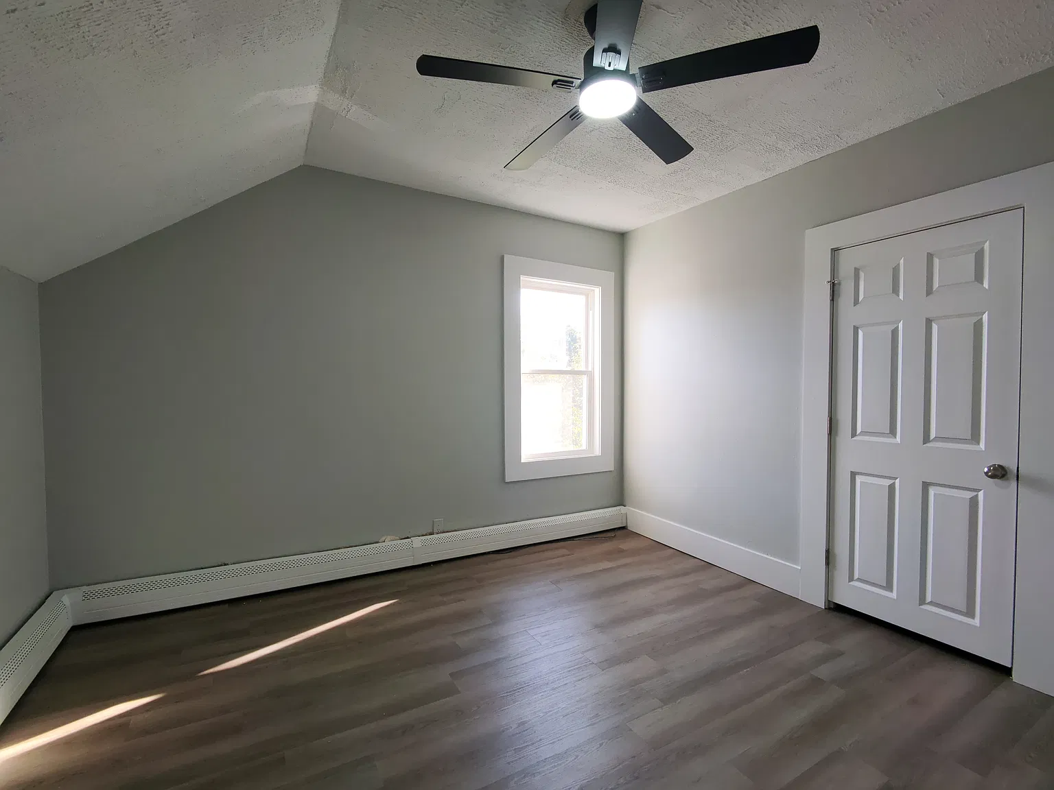 4 bed, 1206 sqft, $2,100 — Photo 4