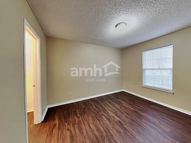 10757 Emery Dr — Photo 19