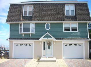14 Hodgson Ln, Brant Beach, NJ