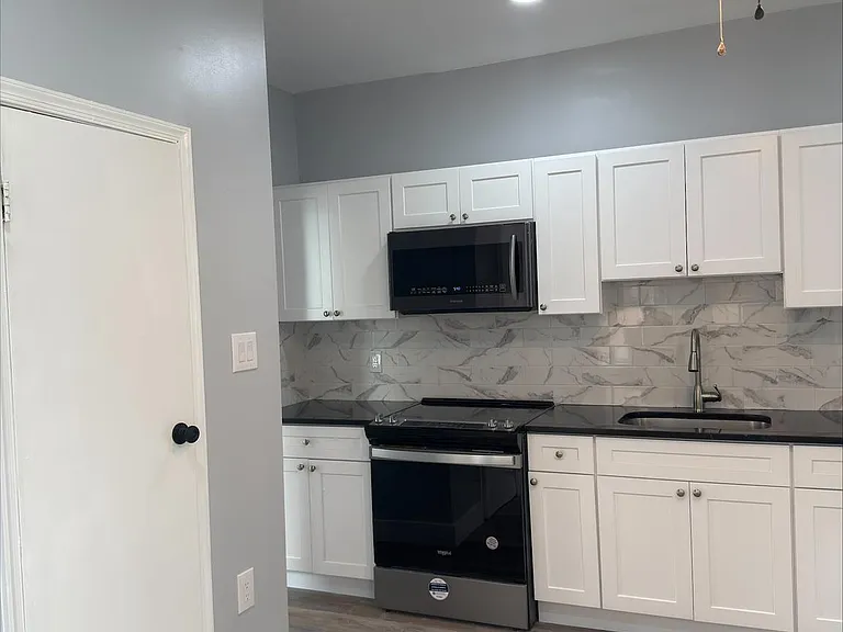 174 E Main St — Photo 3