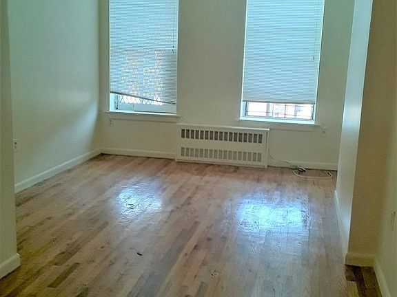 2nd image of 868 Jefferson Ave APT 3L