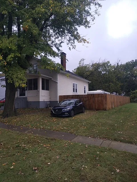 809 Inverness Ave — Photo 3