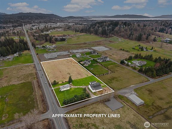 3rd image of 4489 Hannegan Road