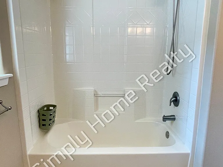 4661 Helena Ave SE — Photo 16