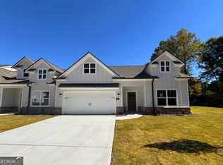 73 Village Ct #8, Cleveland, GA 30528