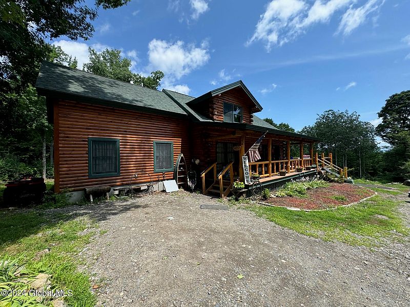 4th image of 75 Forest Way