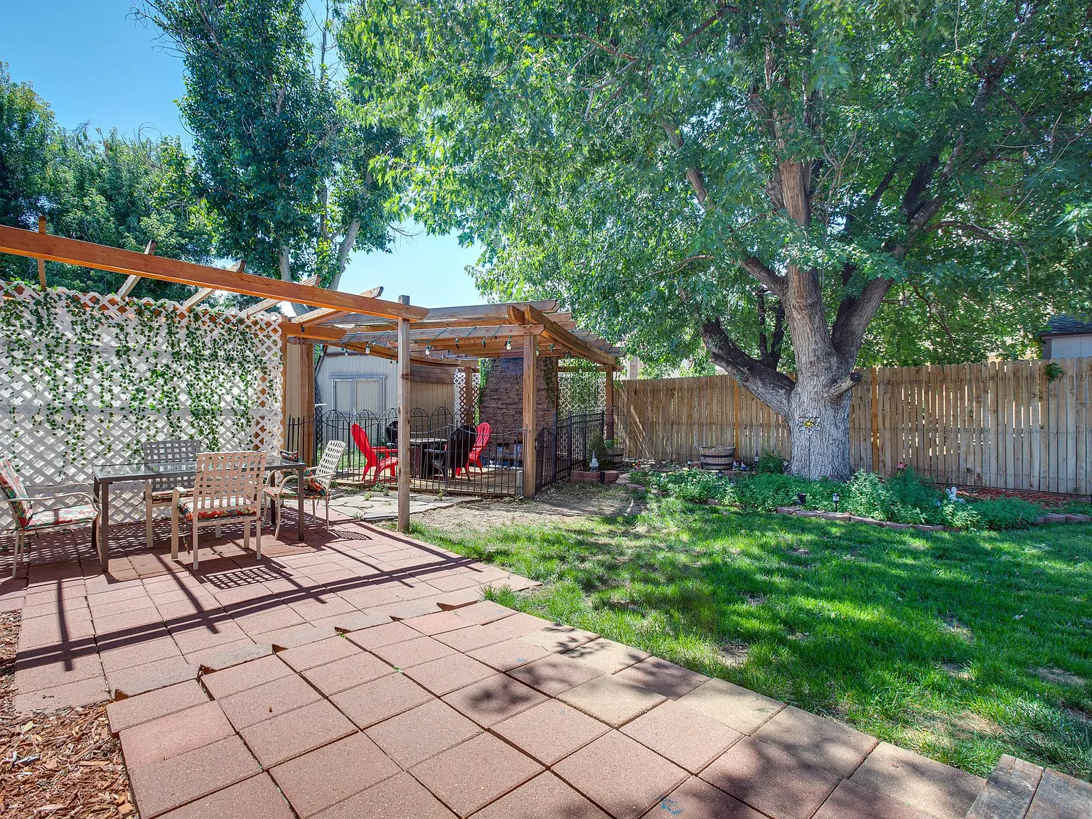 6 bed, 3.5 bath, 3580 sqft, $3,800 — Photo 3