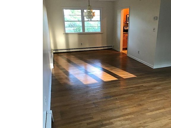 5th image of 2643 Whitman Dr