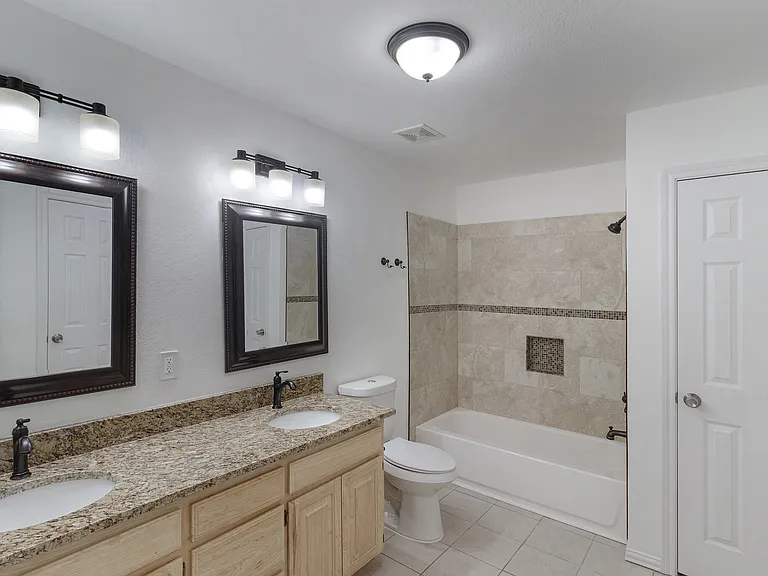 6561 Calmont Ave — Photo 10
