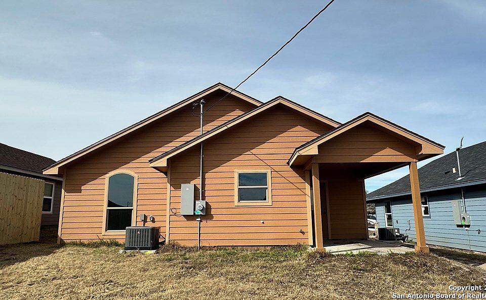 2nd image of 803 W Magnolia