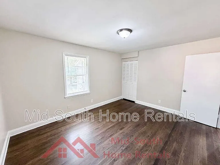 3284 Parham St — Photo 13